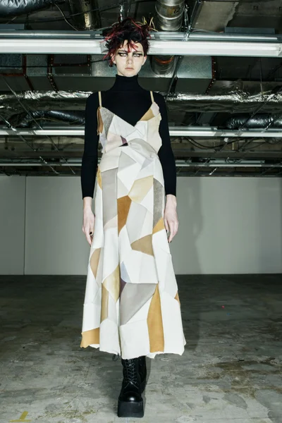 Look 10